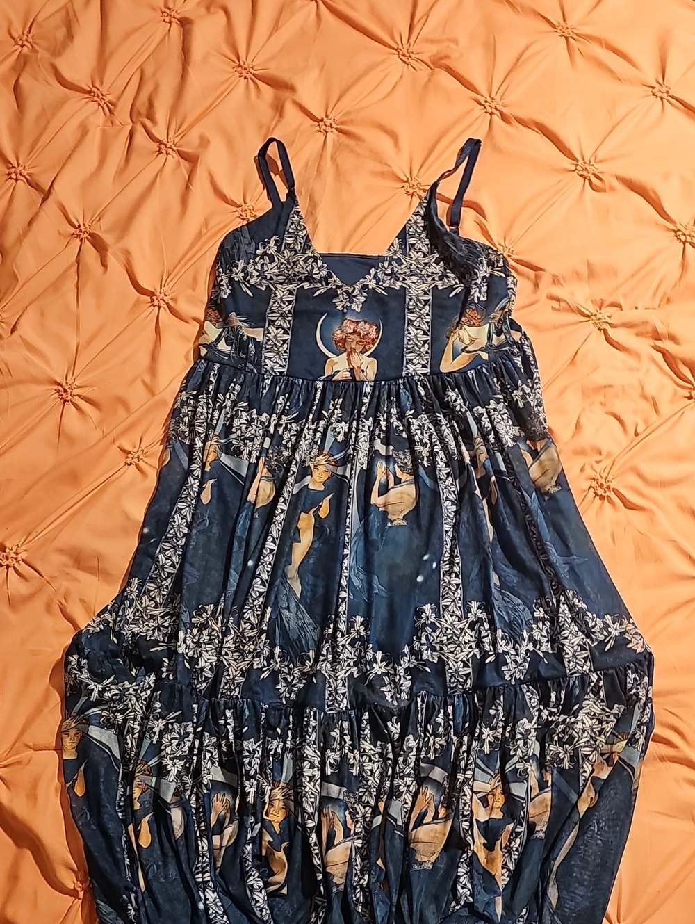 L Blackmilk Mucha Midaxi - Picture 2 of 4